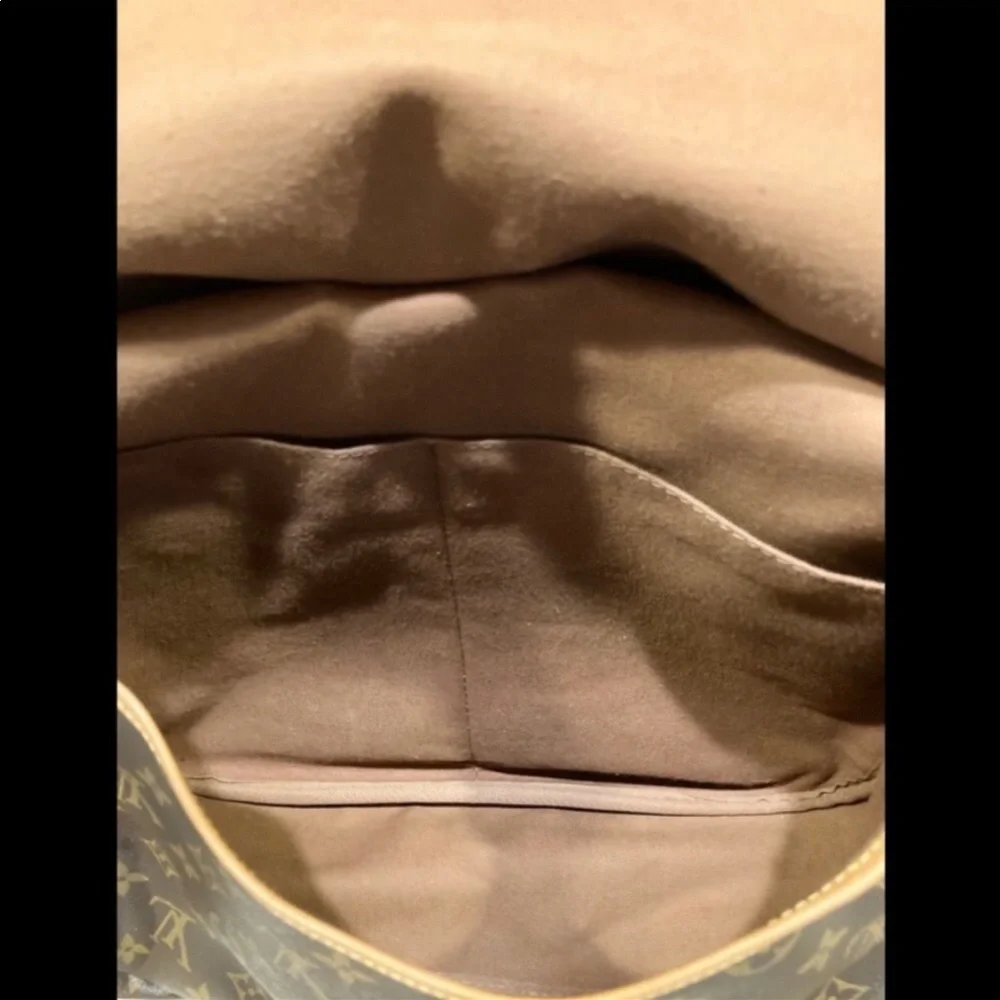 Authentic Louis Vuitton Saumur 30 #5.2 K AR 8912 - Picture 12 of 14